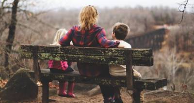 «Οι γονείς χώρισαν, επειδή ο μπαμπάς χτυπούσε την μαμά» (video)