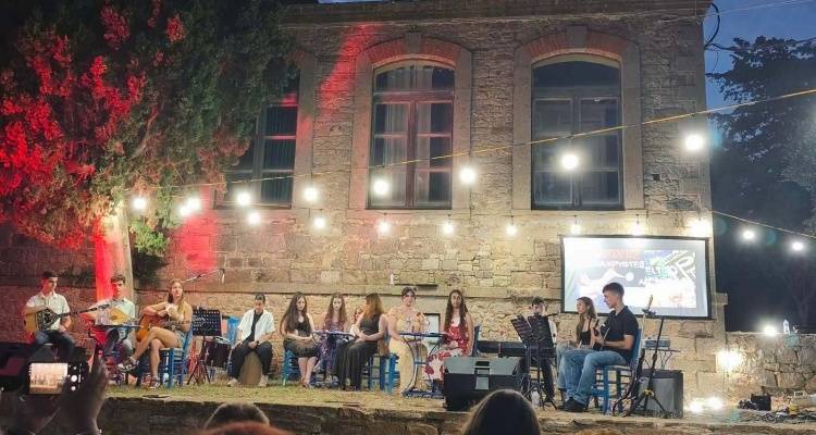 &Sigma;&upsilon;&gamma;&kappa;ί&nu;&eta;&sigma;&epsilon; &xi;&alpha;&nu;ά &tau;&omicron; &kappa;&omicron;&iota;&nu;ό &sigma;&tau;&omicron; &alpha;&phi;&iota;έ&rho;&omega;&mu;&alpha; &gamma;&iota;&alpha; &tau;&omicron;&nu; &Delta;&iota;&omicron;&nu;ύ&sigma;&eta; &Sigma;&alpha;&beta;&beta;ό&pi;&omicron;&upsilon;&lambda;&omicron; &eta; &mu;&omicron;&upsilon;&sigma;&iota;&kappa;ή &omicron;&mu;ά&delta;&alpha; &tau;&omicron;&upsilon; &Gamma;&Epsilon;&Lambda; &Mu;&omicron;ύ&delta;&rho;&omicron;&upsilon;