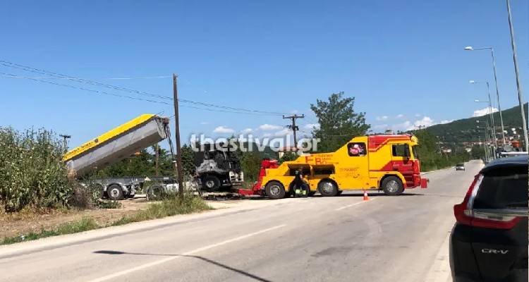&Theta;&epsilon;&sigma;&sigma;&alpha;&lambda;&omicron;&nu;ί&kappa;&eta;: &Phi;&omicron;&rho;&tau;&eta;&gamma;ό &alpha;&kappa;&omicron;ύ&mu;&pi;&eta;&sigma;&epsilon; &sigma;&epsilon; &kappa;&alpha;&lambda;ώ&delta;&iota;&alpha; &tau;&eta;&sigmaf; &Delta;&Epsilon;&Eta; &kappa;&alpha;&iota; ά&rho;&pi;&alpha;&xi;&epsilon; &phi;&omega;&tau;&iota;ά, &chi;&omega;&rho;ί&sigmaf; &rho;&epsilon;ύ&mu;&alpha; &omicron;&iota; &gamma;ύ&rho;&omega; &pi;&epsilon;&rho;&iota;&omicron;&chi;έ&sigmaf;