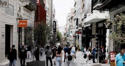 &Kappa;&omicron;&rho;&omega;&nu;&omicron;ϊό&sigmaf;: 9.596 &kappa;&rho;&omicron;ύ&sigma;&mu;&alpha;&tau;&alpha;, 67 &theta;ά&nu;&alpha;&tau;&omicron;&iota;, 471 &delta;&iota;&alpha;&sigma;&omega;&lambda;&eta;&nu;&omega;&mu;έ&nu;&omicron;&iota;