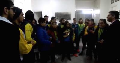 Έ&psi;&alpha;&lambda;&alpha;&nu; &tau;&alpha; &pi;&rho;&omega;&tau;&omicron;&chi;&rho;&omicron;&nu;&iota;ά&tau;&iota;&kappa;&alpha; &kappa;ά&lambda;&alpha;&nu;&tau;&alpha; &sigma;&tau;&omicron;&nu; &Delta;ή&mu;&alpha;&rho;&chi;&omicron; &Lambda;ή&mu;&nu;&omicron;&upsilon; (video)