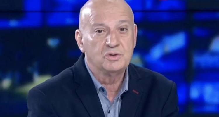 &Kappa;&alpha;&tau;&epsilon;&rho;&iota;&nu;ό&pi;&omicron;&upsilon;&lambda;&omicron;&sigmaf; &gamma;&iota;&alpha; &Mu;&pi;ά&mu;&pi;&eta; &Kappa;&omicron;ύ&tau;&sigma;&iota;&kappa;&omicron;: &Tau;&omicron;&nu; έ&phi;&alpha;&gamma;&epsilon; &tau;&omicron; &kappa;ύ&kappa;&lambda;&omega;&mu;&alpha; | &Omicron; &kappa;&rho;&epsilon;&omicron;&pi;ώ&lambda;&eta;&sigmaf; &phi;&omicron;&beta;ά&tau;&alpha;&iota; ό&tau;&iota; &alpha;&nu; &mu;&iota;&lambda;ή&sigma;&epsilon;&iota; &theta;&alpha; έ&chi;&epsilon;&iota; &tau;&omicron; ί&delta;&iota;&omicron; &tau;έ&lambda;&omicron;&sigmaf;