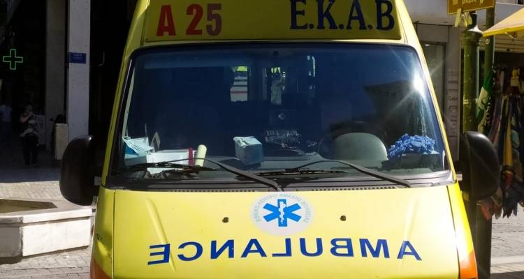 &Tau;&rho;&alpha;&gamma;&omega;&delta;ί&alpha; &sigma;&tau;&omicron;&nu; &Beta;ό&lambda;&omicron;: &Nu;&epsilon;&kappa;&rho;ό &beta;&rho;έ&phi;&omicron;&sigmaf; 3 &mu;&eta;&nu;ώ&nu; | &Tau;&omicron; &epsilon;ί&chi;&epsilon; &sigma;&tau;&eta;&nu; &alpha;&gamma;&kappa;&alpha;&lambda;&iota;ά &omicron; &pi;&alpha;&pi;&pi;&omicron;ύ&sigmaf; &tau;&omicron;&upsilon;, &tau;&omicron;&nu; &pi;&alpha;&rho;έ&sigma;&upsilon;&rho;&epsilon; &mu;&omicron;&tau;&omicron;&sigma;&iota;&kappa;&lambda;έ&tau;&alpha;
