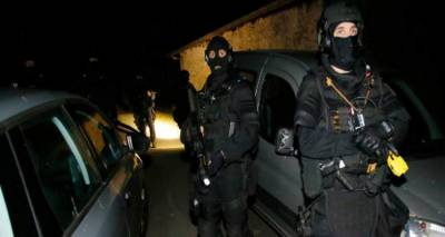 2016: &Eta; &chi;&rho;&omicron;&nu;&iota;ά &pi;&omicron;&upsilon; &sigma;&upsilon;&nu;&tau;&alpha;&rho;ά&chi;&theta;&eta;&kappa;&epsilon; &alpha;&pi;ό &tau;&eta;&nu; &tau;&rho;&omicron;&mu;&omicron;&kappa;&rho;&alpha;&tau;ί&alpha;