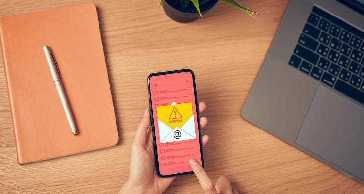 Πώς να καταλάβετε εάν το κινητό σας έχει παραβιαστεί από το λογισμικό κατασκοπείας Pegasus