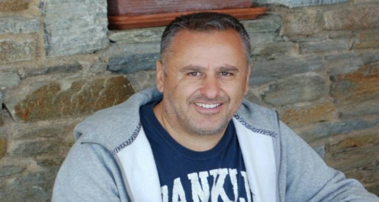 Στη Λήμνο για διακοπές ο εκδότης Αντώνης Δελλατόλας