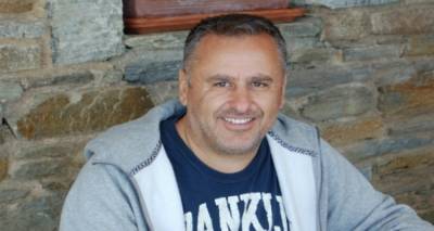 Στη Λήμνο για διακοπές ο εκδότης Αντώνης Δελλατόλας