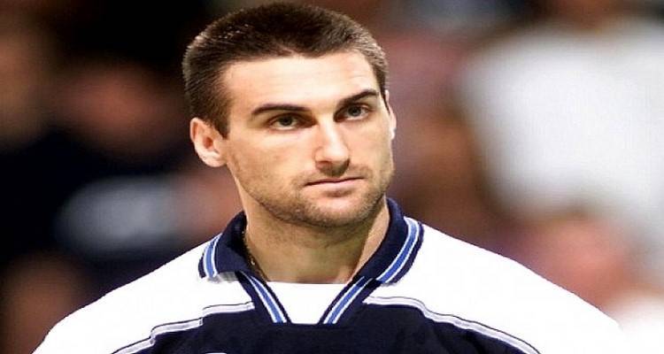 &Eta; Έ&lambda;&epsilon;&nu;&alpha; &Delta;&omicron;ύ&kappa;&alpha;-&Sigma;&alpha;&mu;&alpha;&rho;ά &xi;&epsilon;&sigma;&pi;ά: &laquo;&Delta;&epsilon;&nu; &upsilon;&pi;ά&rho;&chi;&epsilon;&iota; ί&chi;&nu;&omicron;&sigmaf; &nu;&tau;&rho;&omicron;&pi;ή&sigmaf; &alpha;&pi;έ&nu;&alpha;&nu;&tau;&iota; &sigma;&tau;&omicron;&nu; ά&nu;&tau;&rho;&alpha; &mu;&omicron;&upsilon;&raquo;