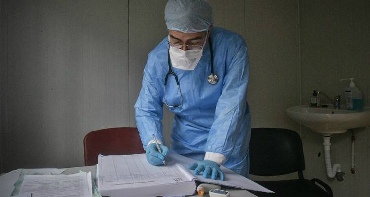 &Kappa;&omicron;&rho;&omega;&nu;&omicron;ϊό&sigmaf;: &Nu;έ&omicron; &alpha;&rho;&nu;&eta;&tau;&iota;&kappa;ό &rho;&epsilon;&kappa;ό&rho; &mu;&epsilon; 262 &kappa;&rho;&omicron;ύ&sigma;&mu;&alpha;&tau;&alpha;