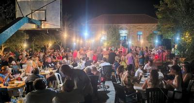 Πανηγύρι στη Δάφνη προς τιμήν των Αγίων Αναργύρων με ζωντανή μουσική και παραδοσιακό γλέντι