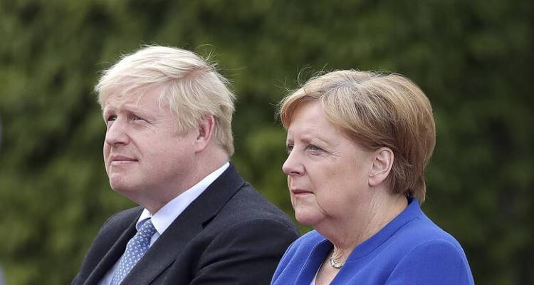 Brexit: &Epsilon;&xi;&alpha;&nu;&epsilon;&mu;ί&zeta;&omicron;&nu;&tau;&alpha;&iota; &omicron;&iota; &epsilon;&lambda;&pi;ί&delta;&epsilon;&sigmaf; &gamma;&iota;&alpha; &tau;&eta;&nu; &epsilon;&pi;ί&tau;&epsilon;&upsilon;&xi;&eta; &sigma;&upsilon;&mu;&phi;&omega;&nu;ί&alpha;&sigmaf;