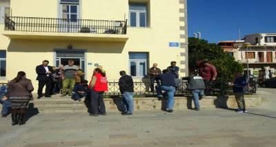 &Alpha;&pi;&epsilon;&rho;&gamma;&omicron;ύ&nu; &omicron;&iota; &epsilon;&rho;&gamma;&alpha;&zeta;ό&mu;&epsilon;&nu;&omicron;&iota; &sigma;&tau;&omicron;&upsilon;&sigmaf; &delta;ή&mu;&omicron;&upsilon;&sigmaf; | &Sigma;&tau;&iota;&sigmaf; 11:00 &eta; &sigma;&upsilon;&gamma;&kappa;έ&nu;&tau;&rho;&omega;&sigma;&eta; έ&xi;&omega; &alpha;&pi;ό &tau;&omicron; &Delta;&eta;&mu;&alpha;&rho;&chi;&epsilon;ί&omicron; &Lambda;ή&mu;&nu;&omicron;&upsilon;