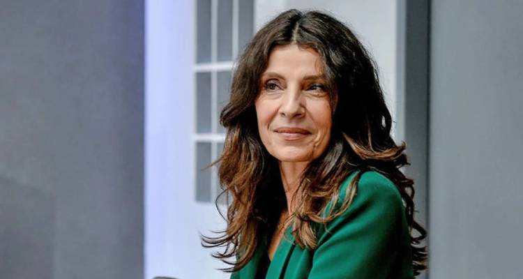 &Delta;&epsilon;ί&chi;&nu;&omicron;&upsilon;&nu; &tau;&eta;&nu; &laquo;έ&xi;&omicron;&delta;&omicron;&raquo; &sigma;&tau;&eta;&nu; &Pi;ό&pi;&eta; &Tau;&sigma;&alpha;&pi;&alpha;&nu;ί&delta;&omicron;&upsilon; | &Eta; &pi;&alpha;&rho;&alpha;ί&tau;&eta;&sigma;&eta;, &tau;&alpha; &nu;έ&alpha; &pi;&rho;ό&sigma;&omega;&pi;&alpha;, ό&lambda;&omicron; &tau;&omicron; &pi;&alpha;&rho;&alpha;&sigma;&kappa;ή&nu;&iota;&omicron;