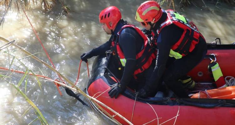 &Mu;&epsilon;&sigma;&omicron;&lambda;ό&gamma;&gamma;&iota;: Ώ&rho;&epsilon;&sigmaf; &alpha;&gamma;&omega;&nu;ί&alpha;&sigmaf; &gamma;&iota;&alpha; &tau;&omicron;&nu; 28&chi;&rho;&omicron;&nu;&omicron; &pi;&omicron;&upsilon; έ&pi;&epsilon;&sigma;&epsilon; &sigma;&tau;&omicron;&nu; &Alpha;&chi;&epsilon;&lambda;ώ&omicron; | &Sigma;&upsilon;&nu;&epsilon;&chi;ί&zeta;&omicron;&nu;&tau;&alpha;&iota; &omicron;&iota; έ&rho;&epsilon;&upsilon;&nu;&epsilon;&sigmaf;