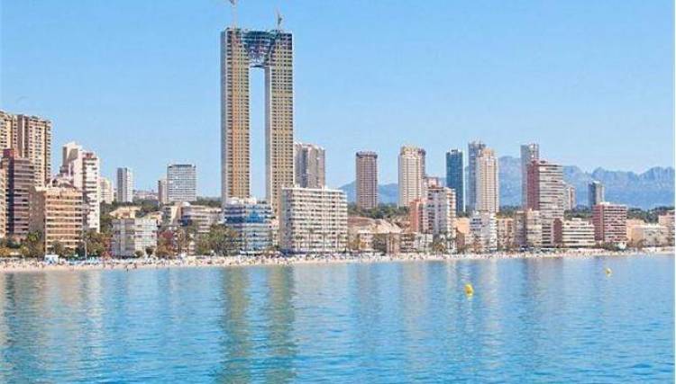 Ουρανοξύστης - «Σύμβολο ανικανότητας» δίχως ασανσέρ από τον 20ό έως τον 47ο όροφό του