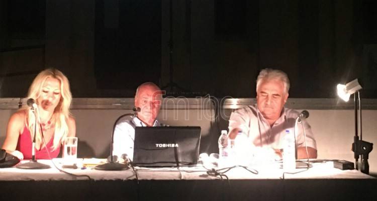 &Lambda;ή&mu;&nu;&omicron;&sigmaf;: &Pi;&alpha;&rho;&omicron;&upsilon;&sigma;&iota;ά&sigma;&tau;&eta;&kappa;&epsilon; &tau;&omicron; &beta;&iota;&beta;&lambda;ί&omicron; &tau;&omicron;&upsilon; &Alpha;&rho;. &Tau;&sigma;&omicron;&tau;&rho;&omicron;ύ&delta;&eta; &laquo;&Eta; &Mu;ά&chi;&eta; &tau;&omicron;&upsilon; &Sigma;&kappa;&rho;&alpha; &kappa;&alpha;&iota; &eta; &Sigma;&upsilon;&nu;&theta;ή&kappa;&eta; &tau;&omicron;&upsilon; &Mu;&omicron;ύ&delta;&rho;&omicron;&upsilon;&raquo; (video)