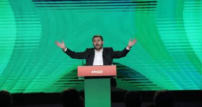 &Pi;&Alpha;&Sigma;&Omicron;&Kappa;: &Eta; &nu;έ&alpha; &gamma;&epsilon;&nu;&iota;ά &pi;&alpha;ί&rho;&nu;&epsilon;&iota; &tau;&alpha; &eta;&nu;ί&alpha; &tau;&eta;&sigmaf; &Kappa;&epsilon;&nu;&tau;&rho;&iota;&kappa;ή&sigmaf; &Epsilon;&pi;&iota;&tau;&rho;&omicron;&pi;ή&sigmaf;