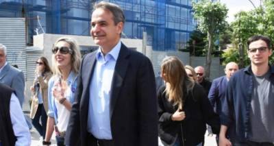 &laquo;&Delta;&epsilon;&nu; &upsilon;&pi;ά&rho;&chi;&epsilon;&iota; &omicron;ύ&tau;&epsilon; ώ&rho;&alpha; &gamma;&iota;&alpha; &chi;ά&sigma;&iota;&mu;&omicron;&raquo; -&Omicron; &Mu;&eta;&tau;&sigma;&omicron;&tau;ά&kappa;&eta;&sigmaf; &xi;&epsilon;&kappa;&iota;&nu;ά&epsilon;&iota; &pi;&epsilon;&rho;&iota;&omicron;&delta;&epsilon;ί&epsilon;&sigmaf; &kappa;&alpha;&iota; &delta;ί&nu;&epsilon;&iota; &omicron;&delta;&eta;&gamma;ί&epsilon;&sigmaf; &sigma;&epsilon; &beta;&omicron;&upsilon;&lambda;&epsilon;&upsilon;&tau;έ&sigmaf; &epsilon;&nu;ό&psi;&epsilon;&iota; &epsilon;&kappa;&lambda;&omicron;&gamma;ώ&nu;