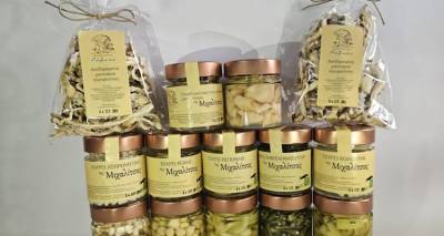 &Tau;&alpha; &tau;&omicron;&upsilon;&rho;&sigma;&iota;ά  &tau;&eta;&sigmaf; &laquo;&Mu;&iota;&chi;&alpha;&lambda;ί&tau;&sigma;&alpha;&sigmaf;&raquo; &tau;&upsilon;&pi;&omicron;&pi;&omicron;&iota;&eta;&mu;έ&nu;&alpha; &kappa;&alpha;&iota; &sigma;&epsilon; &lambda;ί&gamma;&omicron; &sigma;&tau;&eta;&nu; &alpha;&gamma;&omicron;&rho;ά