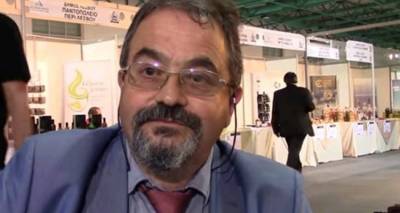 &Kappa;. &Alpha;&delta;&alpha;&mu;ί&delta;&eta;&sigmaf;: &laquo;&Eta; &Pi;&epsilon;&rho;&iota;&phi;έ&rho;&epsilon;&iota;&alpha; &epsilon;&mu;&pi;&alpha;ί&zeta;&epsilon;&iota; &kappa;&alpha;&iota; &tau;&eta; &Mu;&eta;&tau;&rho;ό&pi;&omicron;&lambda;&eta;&raquo; | &Pi;ώ&sigmaf; &theta;&alpha; &epsilon;&kappa;&delta;&omicron;&theta;&epsilon;ί &omicron;&iota;&kappa;&omicron;&delta;&omicron;&mu;&iota;&kappa;ή ά&delta;&epsilon;&iota;&alpha; &chi;&omega;&rho;ί&sigmaf; &tau;ί&tau;&lambda;&omicron;&upsilon;&sigmaf; &iota;&delta;&iota;&omicron;&kappa;&tau;&eta;&sigma;ί&alpha;&sigmaf;;&raquo;