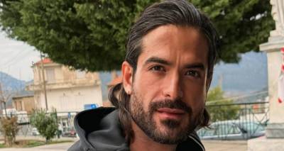 Ά&rho;&eta;&sigmaf; &Mu;&omicron;&upsilon;&gamma;&kappa;&omicron;&pi;έ&tau;&rho;&omicron;&sigmaf;: &Pi;&alpha;&rho;&omicron;&upsilon;&sigma;&iota;ά&sigma;&tau;&eta;&kappa;&epsilon; &sigma;&tau;&eta;&nu; &Alpha;&sigma;&tau;&upsilon;&nu;&omicron;&mu;ί&alpha; &omicron; ά&nu;&delta;&rho;&alpha;&sigmaf; &pi;&omicron;&upsilon; &tau;&omicron;&upsilon; έ&delta;&omega;&sigma;&epsilon; &tau;&eta;&nu; &kappa;&rho;&omicron;&tau;ί&delta;&alpha; -&laquo;&Tau;&eta; &beta;&rho;ή&kappa;&alpha; &tau;&upsilon;&chi;&alpha;ί&alpha;&raquo;
