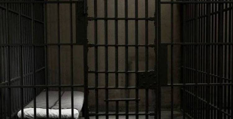 Σχεδόν 300 χρόνια κάθειρξης για κατά συρροή βιαστή στη Ζιμπάμπουε