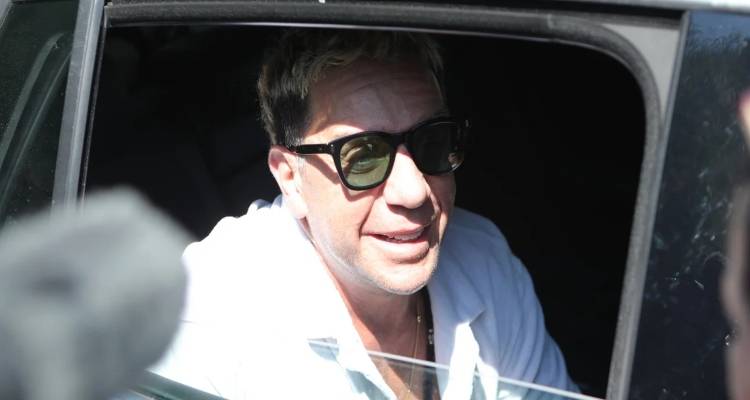 Γιώργος Μαζωνάκης: Εξιτήριο από το Δρομοκαΐτειο για τον τραγουδιστή -«Όλα είναι μια χαρά» (εικόνες)