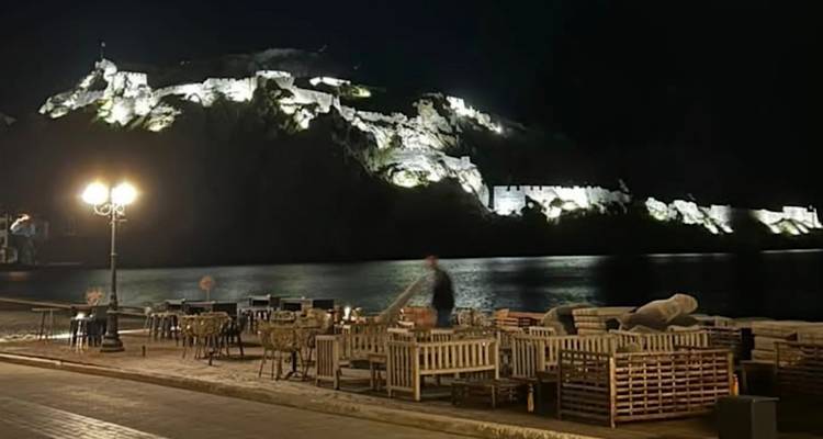 &Xi;&alpha;&nu;ά &phi;&omega;&tau;&iota;&sigma;&mu;έ&nu;&omicron; &tau;&omicron; &Kappa;ά&sigma;&tau;&rho;&omicron; &Mu;ύ&rho;&iota;&nu;&alpha;&sigmaf; | &Alpha;&pi;&omicron;&kappa;&alpha;&tau;&alpha;&sigma;&tau;ά&theta;&eta;&kappa;&alpha;&nu; &omicron;&iota; &zeta;&eta;&mu;&iota;έ&sigmaf; &alpha;&pi;ό &tau;&omicron;&upsilon;&sigmaf; &beta;&alpha;&nu;&delta;&alpha;&lambda;&iota;&sigma;&mu;&omicron;ύ&sigmaf;