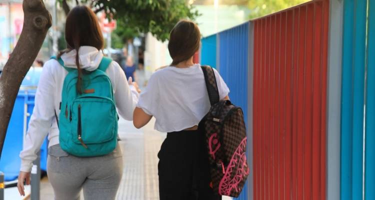 &Alpha;&iota;&tau;&omega;&lambda;&omicron;&alpha;&kappa;&alpha;&rho;&nu;&alpha;&nu;ί&alpha;: &Epsilon;&pi;&iota;&delta;&epsilon;&iota;&xi;ί&alpha;&sigmaf; &mu;&pi;ή&kappa;&epsilon; &sigma;&epsilon; &lambda;&epsilon;&omega;&phi;&omicron;&rho;&epsilon;ί&omicron; &mu;&epsilon; &mu;&alpha;&theta;&eta;&tau;έ&sigmaf;, &tau;&omicron;&upsilon;&sigmaf; &pi;&alpha;&rho;&epsilon;&nu;&omicron;&chi;&lambda;&omicron;ύ&sigma;&epsilon; &kappa;&alpha;&iota; &gamma;&delta;ύ&theta;&eta;&kappa;&epsilon; -&Alpha;&nu;&alpha;&zeta;&eta;&tau;&epsilon;ί&tau;&alpha;&iota; &kappa;&alpha;&iota; &omicron; &omicron;&delta;&eta;&gamma;ό&sigmaf;