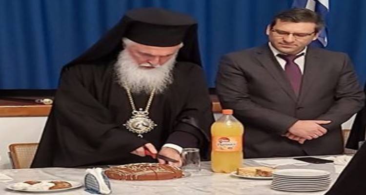 &Sigma;&tau;&omicron; &Iota;. &Nu;. &Alpha;&gamma;ί&alpha;&sigmaf; &Tau;&rho;&iota;ά&delta;&alpha;&sigmaf; &tau;&omicron; &phi;&lambda;&omicron;&upsilon;&rho;ί &tau;&eta;&sigmaf; &Mu;&eta;&tau;&rho;ό&pi;&omicron;&lambda;&eta;&sigmaf; &Lambda;ή&mu;&nu;&omicron;&upsilon;