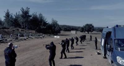&Omicron;.&Pi;.&Kappa;.&Epsilon;: &Beta;ί&nu;&tau;&epsilon;&omicron; &alpha;&pi;ό &epsilon;&kappa;&pi;&alpha;ί&delta;&epsilon;&upsilon;&sigma;&eta; &alpha;&sigma;&tau;&upsilon;&nu;&omicron;&mu;&iota;&kappa;ώ&nu; &tau;&eta;&sigmaf; &epsilon;&iota;&delta;&iota;&kappa;ή&sigmaf; &omicron;&mu;ά&delta;&alpha;&sigmaf; &sigma;&tau;&eta; &Lambda;έ&sigma;&beta;&omicron;.