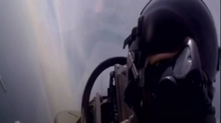 &Sigma;&upsilon;&gamma;&kappa;ί&nu;&eta;&sigma;&epsilon; &omicron; &Lambda;&eta;&mu;&nu;&iota;ό&sigmaf; &pi;&iota;&lambda;ό&tau;&omicron;&sigmaf; &tau;&omicron;&upsilon; F16: &Epsilon;&nu;&omega;&mu;έ&nu;&omicron;&iota;, &delta;&upsilon;&nu;&alpha;&tau;&omicron;ί &kappa;&alpha;&iota; &pi;&epsilon;&rho;ή&phi;&alpha;&nu;&omicron;&iota; &theta;&alpha; &sigma;&upsilon;&nu;&epsilon;&chi;ί&sigma;&omicron;&upsilon;&mu;&epsilon;! (video)