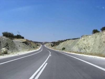 Ξεκινούν διαγραμμίσεις και καθαρισμοί τάφρων στο επαρχιακό οδικό δίκτυο της Λήμνου