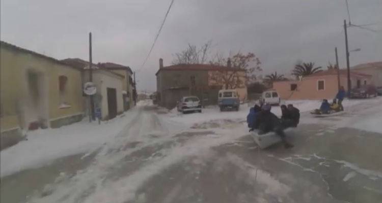 &Eta; &nu;&epsilon;&omicron;&lambda;&alpha;ί&alpha; &tau;&omicron;&upsilon; &Mu;&omicron;ύ&delta;&rho;&omicron;&upsilon; &pi;&alpha;&rho;&omicron;&upsilon;&sigma;&iota;ά&zeta;&epsilon;&iota; &sigma;&epsilon; &beta;ί&nu;&tau;&epsilon;&omicron; &tau;&alpha; &pi;&alpha;&iota;&chi;&nu;ί&delta;&iota;&alpha; &sigma;&tau;&omicron;&nu; &pi;ά&gamma;&omicron;!