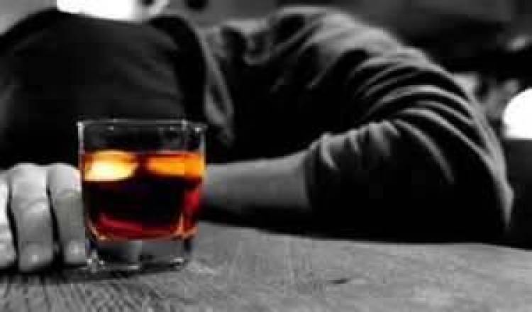 Λιβύη: 16 νεκροί από την κατανάλωση νοθευμένου οινοπνευματώδους