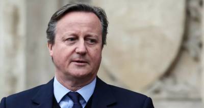 Ο Βρετανός υπουργός των Εξωτερικών Ντέιβιντ Κάμερον καταγγέλλει την &quot;εντελώς απαράδεκτη δολοφονία” εργαζομένων σε ανθρωπιστικές οργανώσεις στη Γάζα