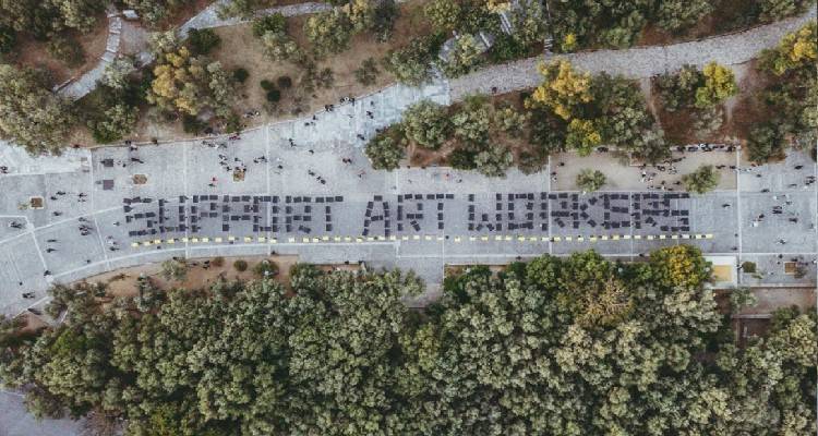 &Epsilon;&kappa;&sigma;&upsilon;&gamma;&chi;&rho;&omicron;&nu;ί&zeta;&epsilon;&tau;&alpha;&iota; &tau;&omicron; &epsilon;&rho;&gamma;&alpha;&sigma;&iota;&alpha;&kappa;ό &kappa;&alpha;&iota; &alpha;&sigma;&phi;&alpha;&lambda;&iota;&sigma;&tau;&iota;&kappa;ό &pi;&lambda;&alpha;ί&sigma;&iota;&omicron; &tau;&omega;&nu; &epsilon;&rho;&gamma;&alpha;&zeta;ό&mu;&epsilon;&nu;&omega;&nu; &sigma;&tau;&omicron;&nu; &Pi;&omicron;&lambda;&iota;&tau;&iota;&sigma;&mu;ό
