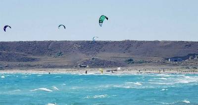 &Tau;&rho;&alpha;&upsilon;&mu;&alpha;&tau;&iota;&sigma;&mu;ό&sigmaf; kitesurfer &sigma;&tau;&omicron; &Kappa;έ&rho;&omicron;&sigmaf; | &Sigma;&tau;&omicron; &Nu;&omicron;&sigma;&omicron;&kappa;&omicron;&mu;&epsilon;ί&omicron; &mu;&epsilon; &alpha;&sigma;&theta;&epsilon;&nu;&omicron;&phi;ό&rho;&omicron; &tau;&omicron;&upsilon; &Epsilon;&Kappa;&Alpha;&Beta;