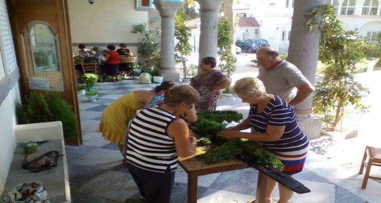 &Epsilon;&omicron;&rho;&tau;ή &tau;&eta;&sigmaf; &Upsilon;&psi;ώ&sigma;&epsilon;&omega;&sigmaf; &tau;&omicron;&upsilon; &Tau;&iota;&mu;ί&omicron;&upsilon; &Sigma;&tau;&alpha;&upsilon;&rho;&omicron;ύ &sigma;&tau;&omicron;&nu; &Iota;&epsilon;&rho;ό &Nu;&alpha;ό &Alpha;&gamma;ί&alpha;&sigmaf; &Tau;&rho;&iota;ά&delta;&alpha;&sigmaf; &sigma;&tau;&eta; &Mu;ύ&rho;&iota;&nu;&alpha; (photos)