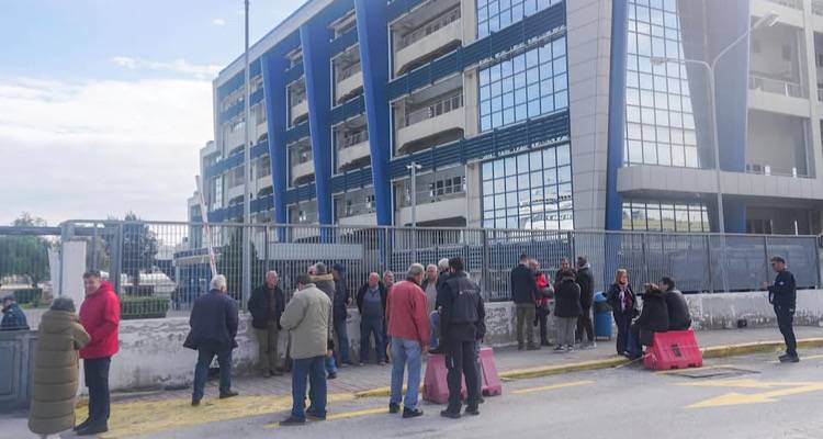 &Phi;&omega;&tau;ό: &Theta;ύ&mu;&iota;&omicron;&sigmaf; &Pi;&alpha;&lambda;ά&nu;&tau;&zeta;&alpha;&sigmaf;