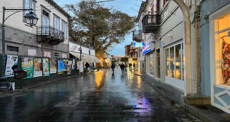 Έ&rho;&chi;&epsilon;&tau;&alpha;&iota; &epsilon;&pi;&iota;&delta;&epsilon;ί&nu;&omega;&sigma;&eta; &tau;&omicron;&upsilon; &kappa;&alpha;&iota;&rho;&omicron;ύ &mu;&epsilon; &pi;&tau;ώ&sigma;&eta; &tau;&eta;&sigmaf; &theta;&epsilon;&rho;&mu;&omicron;&kappa;&rho;&alpha;&sigma;ί&alpha;&sigmaf; &kappa;&alpha;&iota; &beta;&rho;&omicron;&chi;έ&sigmaf; | &Pi;&omicron;&iota;&epsilon;&sigmaf; &pi;&epsilon;&rho;&iota;&omicron;&chi;έ&sigmaf; &theta;&alpha; &epsilon;&pi;&eta;&rho;&epsilon;ά&sigma;&epsilon;&iota;, &eta; &pi;&rho;ό&gamma;&nu;&omega;&sigma;&eta; &Mu;&alpha;&rho;&omicron;&upsilon;&sigma;ά&kappa;&eta;