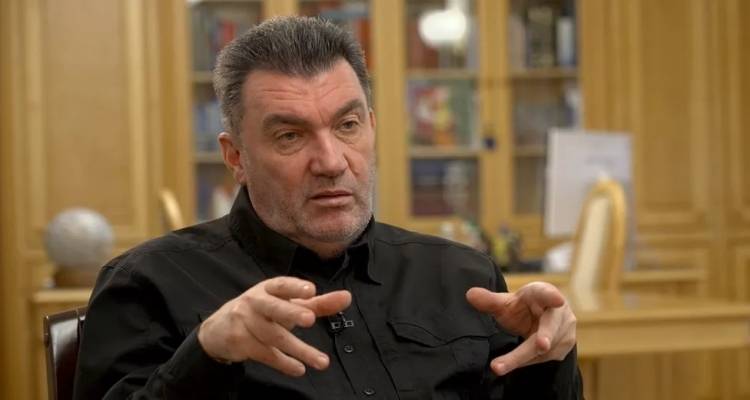 Ρωσική εισβολή στην Ουκρανία: Οι ελπίδες της Ουκρανίας για αντεπίθεση δεν επαληθεύτηκαν, παραδέχτηκε σε αποκλειστική συνέντευξη στο BBC κορυφαίος αξιωματούχος ασφαλείας.