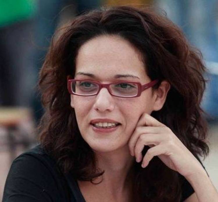 &Iota;&delta;&omicron;ύ &omicron; &alpha;&upsilon;&tau;&omicron;&upsilon;&rho;&gamma;ό&sigmaf;, &epsilon;&mu;&phi;&alpha;&nu;ί&sigma;&tau;&eta;&kappa;&epsilon;!