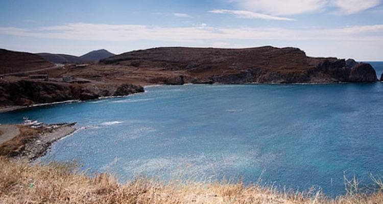 &Lambda;ή&mu;&nu;&omicron;&sigmaf;: &Mu;&epsilon; &Alpha;&rho;&alpha;&iota;έ&sigmaf; &nu;&epsilon;&phi;ώ&sigma;&epsilon;&iota;&sigmaf; &sigma;ή&mu;&epsilon;&rho;&alpha; &omicron; &kappa;&alpha;&iota;&rho;ό&sigmaf;