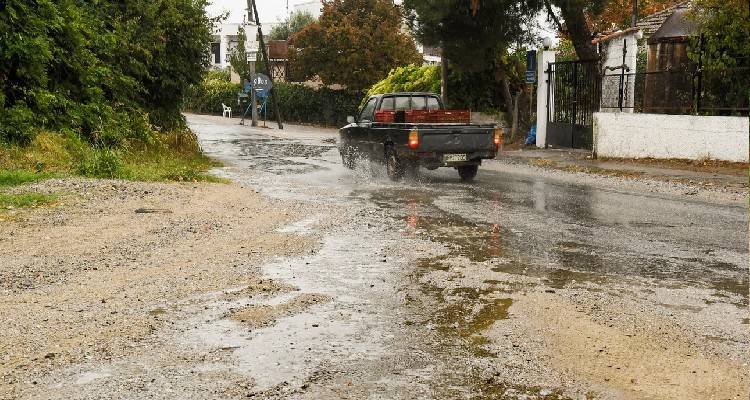 Μίνι κακοκαιρία σάρωσε τη χώρα με καταιγίδες και χαλάζι | Θρίλερ με τον αγνοούμενο στην Εύβοια