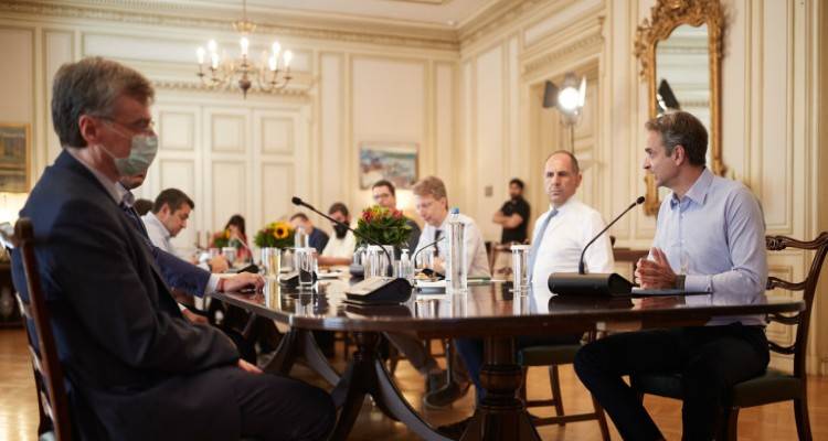 &Kappa;&omega;&delta;&iota;&kappa;ό&sigmaf; &laquo;&alpha;&phi;ύ&pi;&nu;&iota;&sigma;&eta;&raquo; &gamma;&iota;&alpha; &tau;&omicron;&nu; &kappa;&omicron;&rho;&omega;&nu;&omicron;ϊό: &Sigma;ύ&sigma;&kappa;&epsilon;&psi;&eta; &sigma;ή&mu;&epsilon;&rho;&alpha; &sigma;&tau;&omicron; &Mu;&alpha;&xi;ί&mu;&omicron;&upsilon;, &pi;&iota;&theta;&alpha;&nu;ό &nu;έ&omicron; &mu;ή&nu;&upsilon;&mu;&alpha; &Mu;&eta;&tau;&sigma;&omicron;&tau;ά&kappa;&eta; &sigma;&tau;&omicron;&upsilon;&sigmaf; &pi;&omicron;&lambda;ί&tau;&epsilon;&sigmaf;