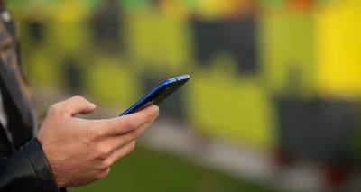 &Alpha;&pi;ά&tau;&eta; &mu;&epsilon; &delta;ό&lambda;&omega;&mu;&alpha; &delta;έ&mu;&alpha; &alpha;&pi;ό &tau;&alpha; &Epsilon;&Lambda;&Tau;&Alpha; | &Tau;&omicron; SMS &pi;&omicron;&upsilon; &sigma;&tau;έ&lambda;&nu;&omicron;&upsilon;&nu; &omicron;&iota; &epsilon;&pi;&iota;&tau;ή&delta;&epsilon;&iota;&omicron;&iota;
