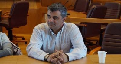&Pi;&lambda;&alpha;&kappa;&omega;&tau;ά&rho;&eta;&sigmaf;: &Sigma;&tau;&iota;&sigmaf; 14 &Omicron;&kappa;&tau;&omega;&beta;&rho;ί&omicron;&upsilon; &omicron;&iota; &alpha;&iota;&tau;ή&sigma;&epsilon;&iota;&sigmaf; &epsilon;&pi;&iota;&chi;&omicron;&rho;ή&gamma;&eta;&sigma;&eta;&sigmaf; &tau;&omega;&nu; &epsilon;&pi;&iota;&chi;&epsilon;&iota;&rho;ή&sigma;&epsilon;&omega;&nu; (audio)
