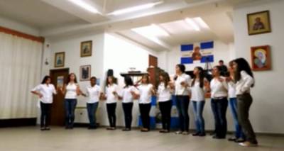 &Tau;&omicron; &Gamma;&upsilon;&mu;&nu;ά&sigma;&iota;&omicron; &Mu;ύ&rho;&iota;&nu;&alpha;&sigmaf; &tau;&iota;&mu;ά &tau;&eta;&nu; &epsilon;&theta;&nu;&iota;&kappa;ή &epsilon;&pi;έ&tau;&epsilon;&iota;&omicron; &tau;&eta;&sigmaf; 28&eta;&sigmaf; &Omicron;&kappa;&tau;&omega;&beta;&rho;ί&omicron;&upsilon;