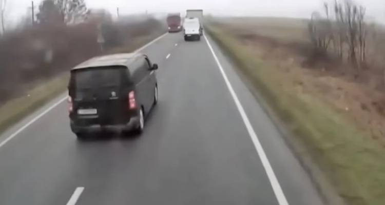 &laquo;&Kappa;ό&lambda;&lambda;&eta;&sigma;&epsilon; &tau;&omicron; Lane Assist, &mu;&pi;&lambda;ό&kappa;&alpha;&rho;&epsilon; &tau;&omicron; &tau;&iota;&mu;ό&nu;&iota;&raquo;: &Tau;&iota; &upsilon;&pi;&omicron;&sigma;&tau;&eta;&rho;ί&zeta;&epsilon;&iota; &epsilon;&pi;&iota;&zeta;ώ&nu; &tau;&omicron;&upsilon; &tau;&rho;&omicron;&chi;&alpha;ί&omicron;&upsilon; &tau;&omega;&nu; &omicron;&pi;&alpha;&delta;ώ&nu; &tau;&omicron;&upsilon; &Pi;&Alpha;&Omicron;&Kappa;